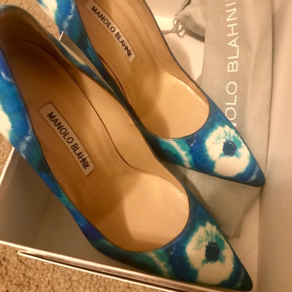 NEW ✨✨Blue BB Manolo pumps